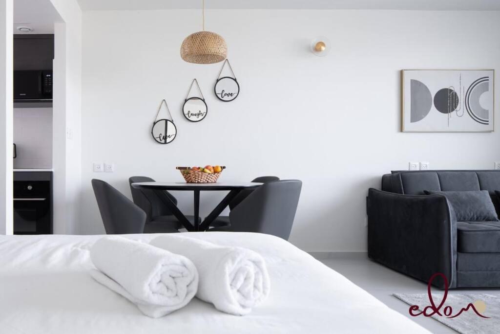 סוויטה משפחתית מרווחת עם נוף לים - By Edom Apartment *